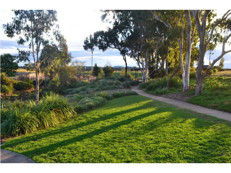 12 Trevean Drive, Kleinton QLD 4352