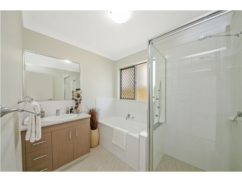 82 Hindes St, Lota QLD 4179