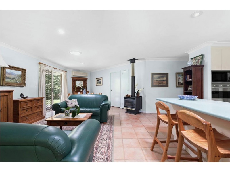 2 Midwood Court, Samford Valley QLD 4520