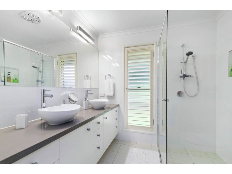 2 Midwood Court, Samford Valley QLD 4520