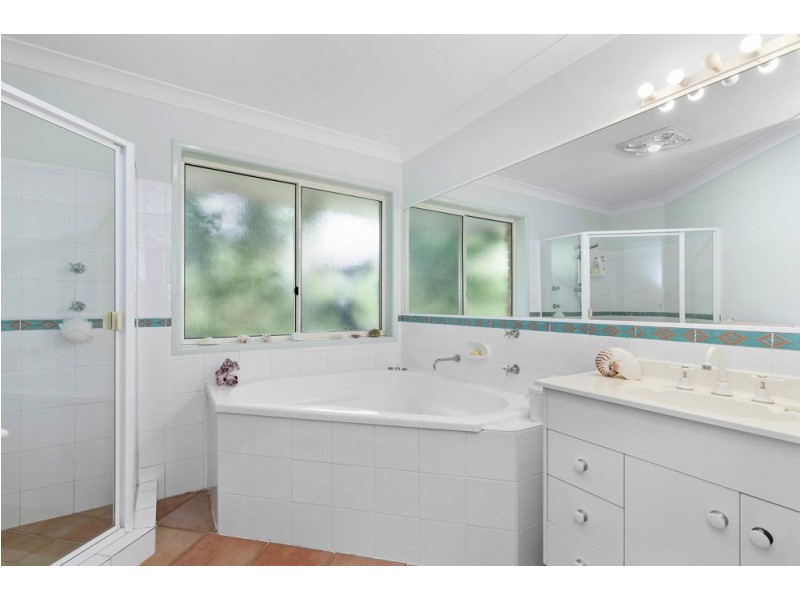 2 Midwood Court, Samford Valley QLD 4520