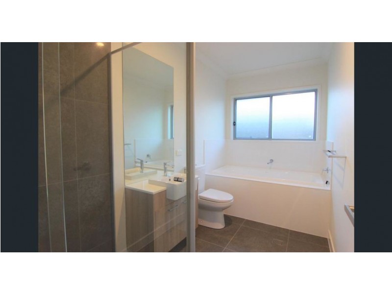 13 Ellabay Cres, Redland Bay QLD 4165