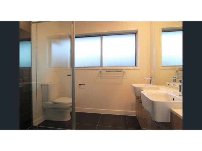 13 Ellabay Cres, Redland Bay QLD 4165