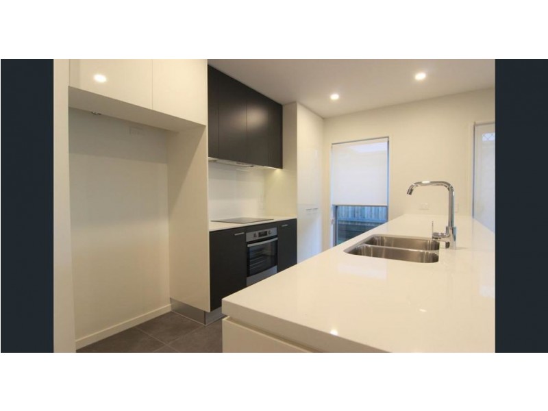 13 Ellabay Cres, Redland Bay QLD 4165