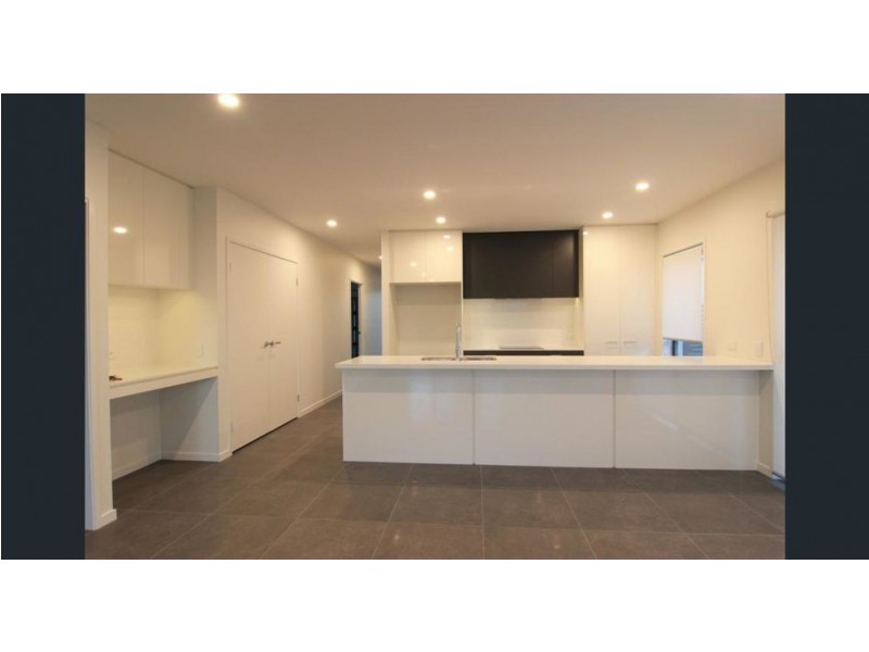 13 Ellabay Cres, Redland Bay QLD 4165