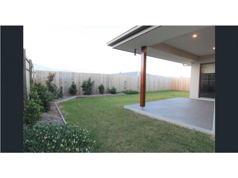 13 Ellabay Cres, Redland Bay QLD 4165