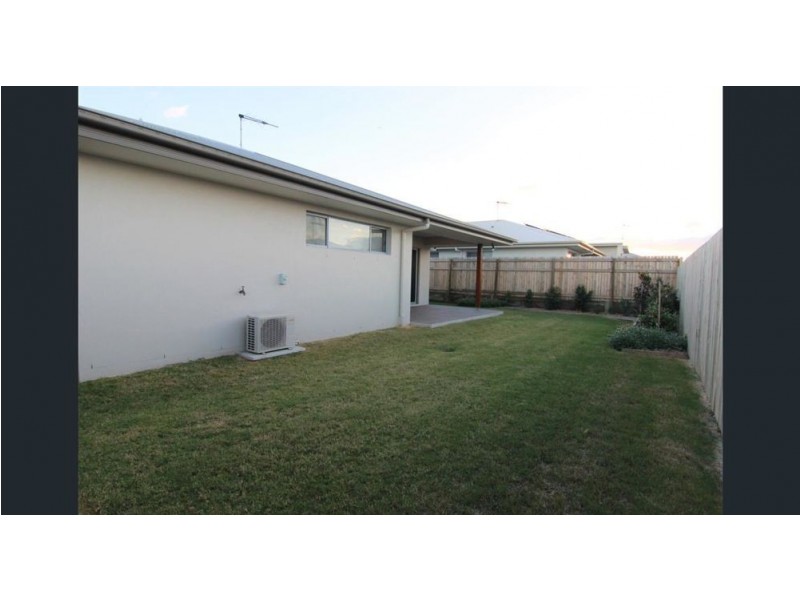 13 Ellabay Cres, Redland Bay QLD 4165