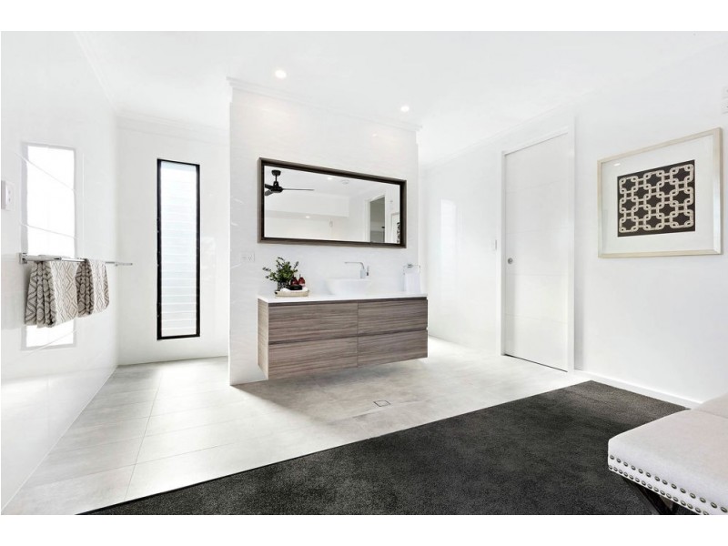 9 Derby Street, Hendra QLD 4011