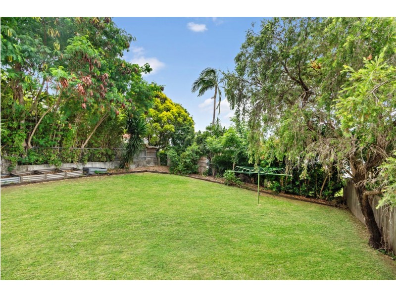 33 Redwood Street, Stafford Heights QLD 4053