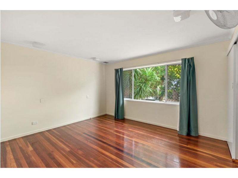 33 Redwood Street, Stafford Heights QLD 4053