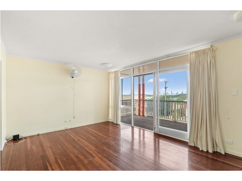 33 Redwood Street, Stafford Heights QLD 4053