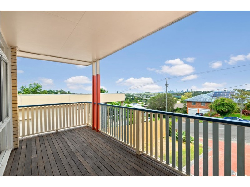 33 Redwood Street, Stafford Heights QLD 4053