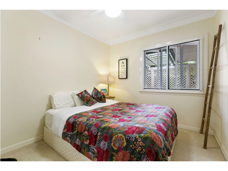 43 Provincial Rd, Holland Park QLD 4121