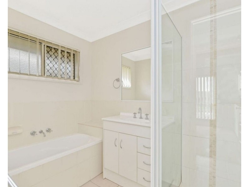 11 Summerhill Drive, Morayfield QLD 4506