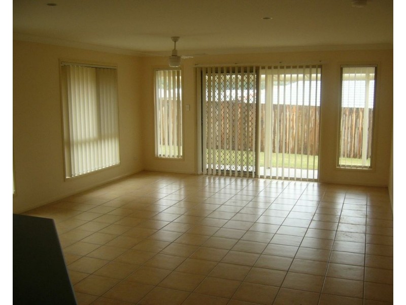 45 Olsen Cres, Wakerley QLD 4154