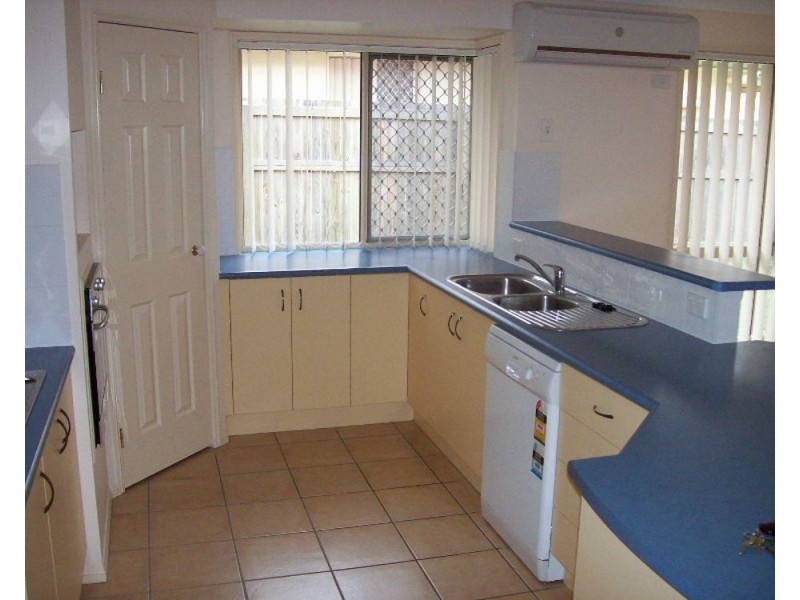 45 Olsen Cres, Wakerley QLD 4154