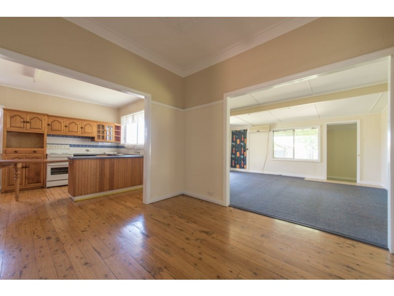 19 Charlotte Street, Newtown QLD 4350