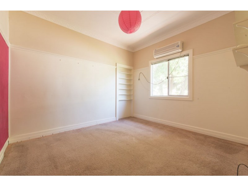 19 Charlotte Street, Newtown QLD 4350