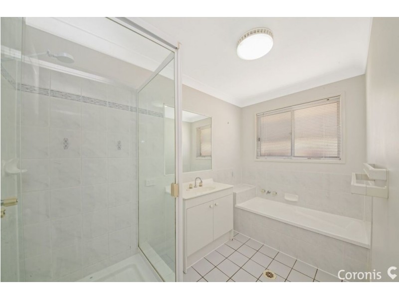 5 Lynagh Court, Arana Hills QLD 4054