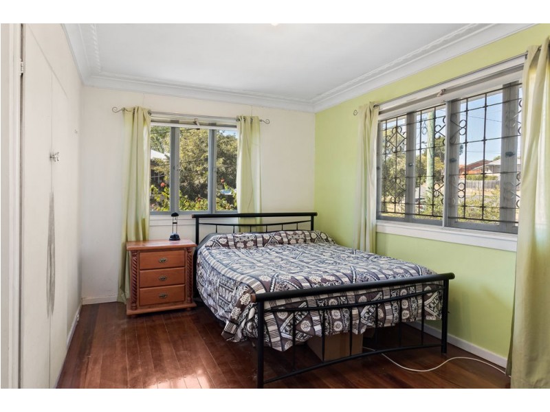 68 Niven Street, Stafford Heights QLD 4053