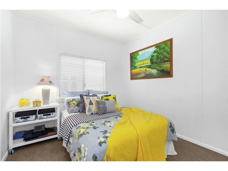 13 Bellew Street, Wynnum QLD 4178