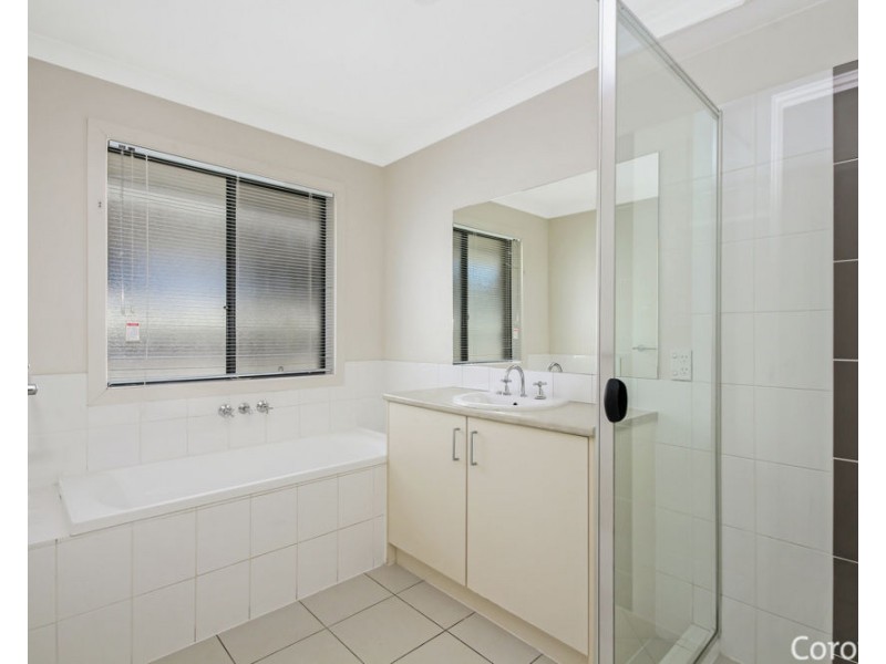 5 Williams Crescent, North Lakes QLD 4509