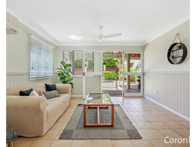 1 Hillcrest Avenue, Wynnum QLD 4178