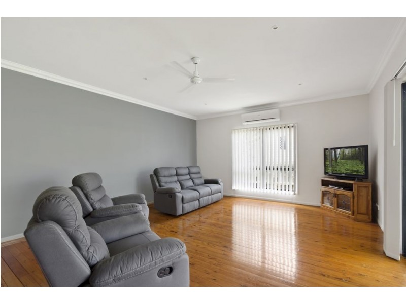 8 Carly Drive, Helidon QLD 4344