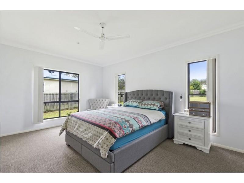 8 Carly Drive, Helidon QLD 4344