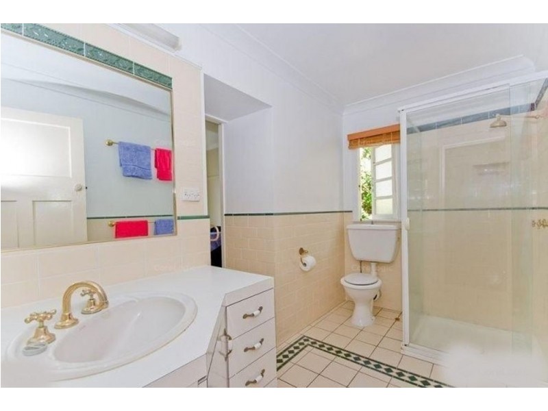 23 Lancaster Street, Coorparoo QLD 4151