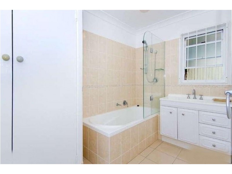 23 Lancaster Street, Coorparoo QLD 4151