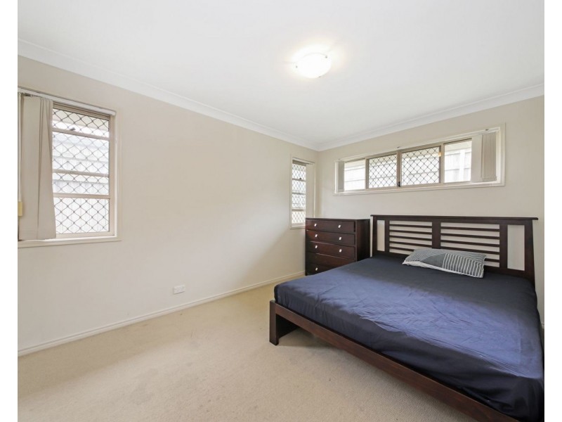 4 Daphne Place, Wakerley QLD 4154