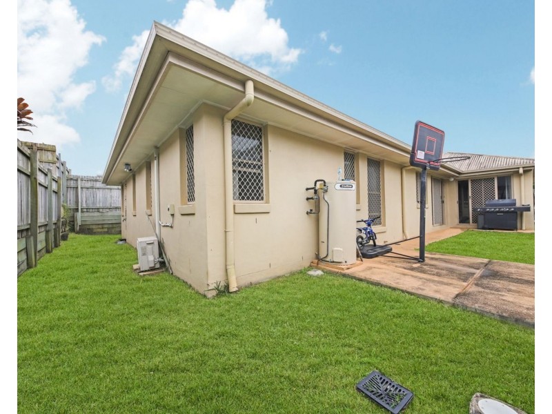 4 Daphne Place, Wakerley QLD 4154