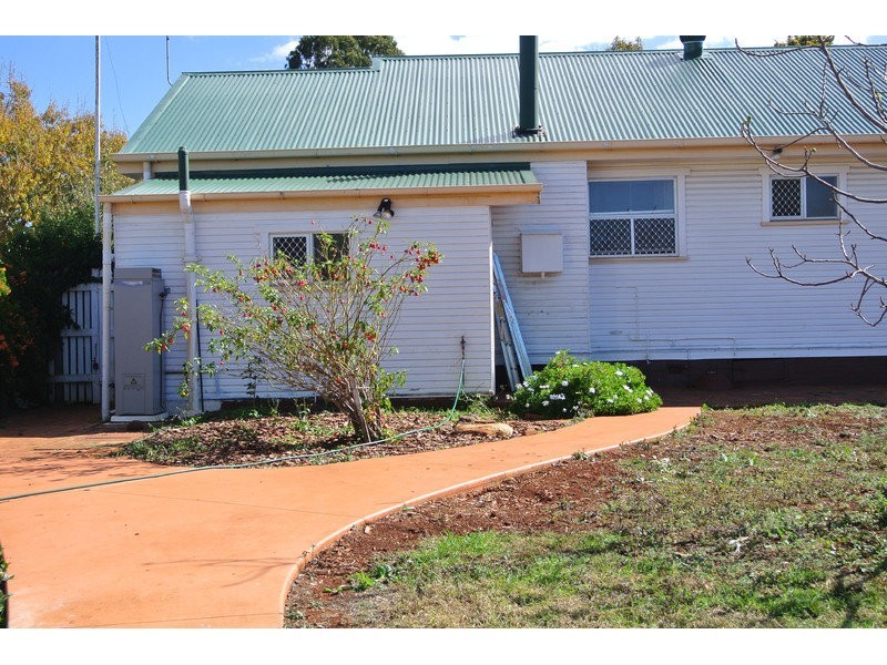 28 McDowall Street, Newtown QLD 4350