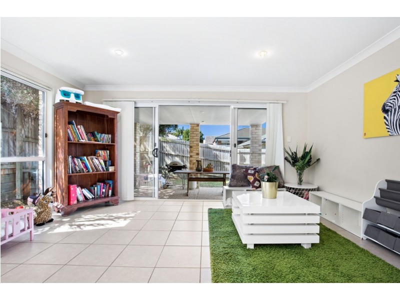 39 Olsen Crescent, Wakerley QLD 4154