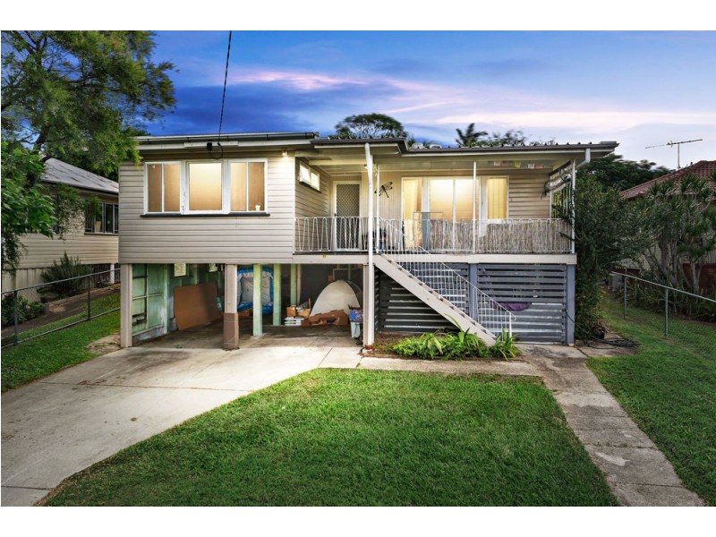 11 Knutsford Street, Chermside West QLD 4032