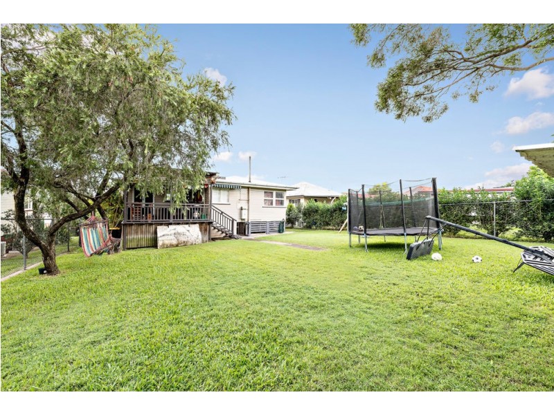11 Knutsford Street, Chermside West QLD 4032