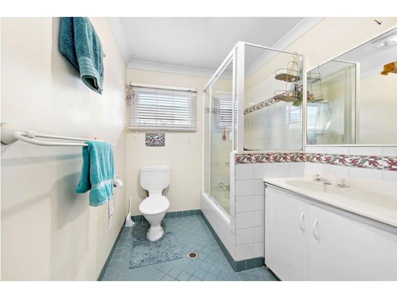 11 Knutsford Street, Chermside West QLD 4032