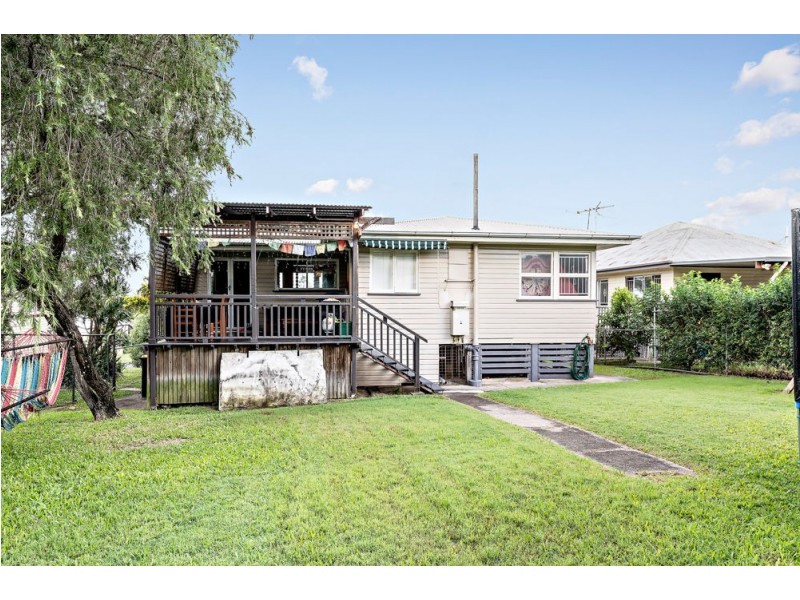 11 Knutsford Street, Chermside West QLD 4032