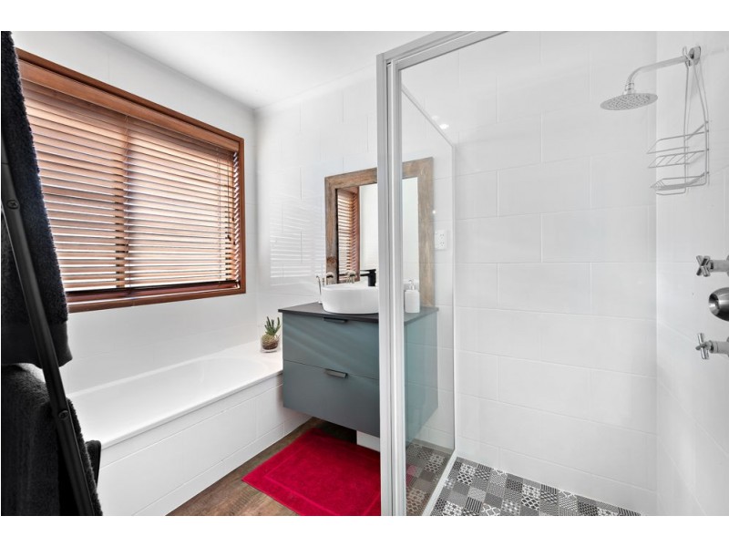 5 Glen Court, Glencoe QLD 4352
