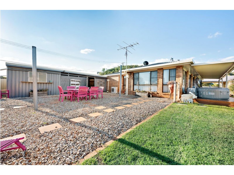 5 Glen Court, Glencoe QLD 4352