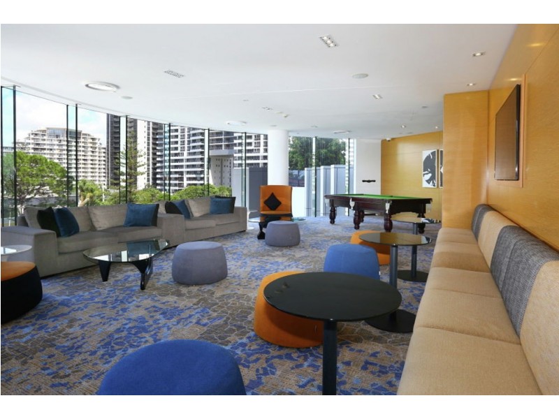 22001/21 Elizabeth Avenue, Broadbeach QLD 4218