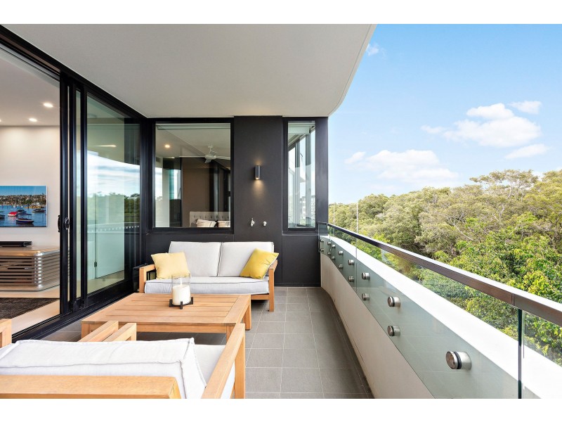 9302/50 Parkside Circuit, Hamilton QLD 4007