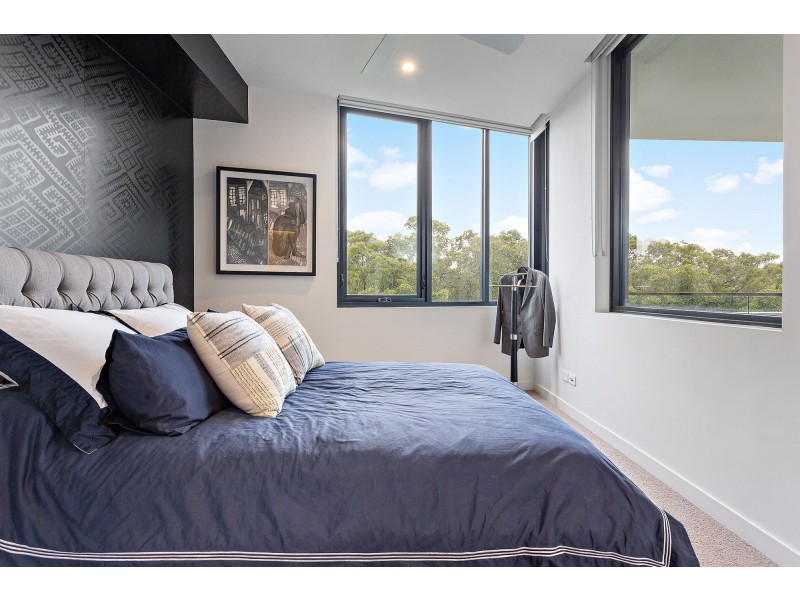 9302/50 Parkside Circuit, Hamilton QLD 4007