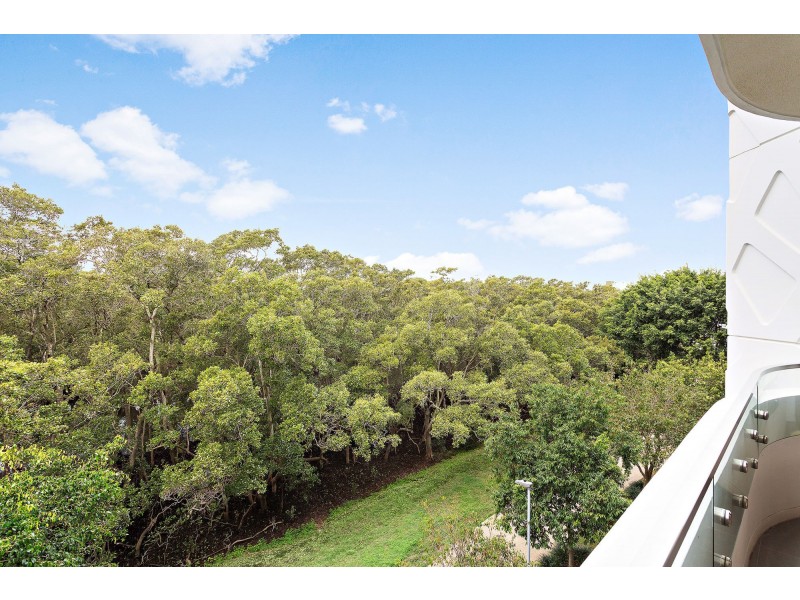 9302/50 Parkside Circuit, Hamilton QLD 4007