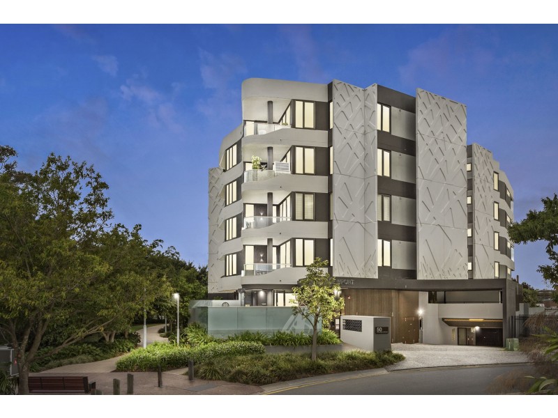 9302/50 Parkside Circuit, Hamilton QLD 4007