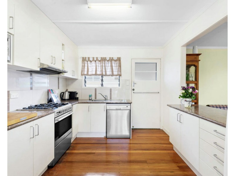 7 Tara Street, Stafford Heights QLD 4053