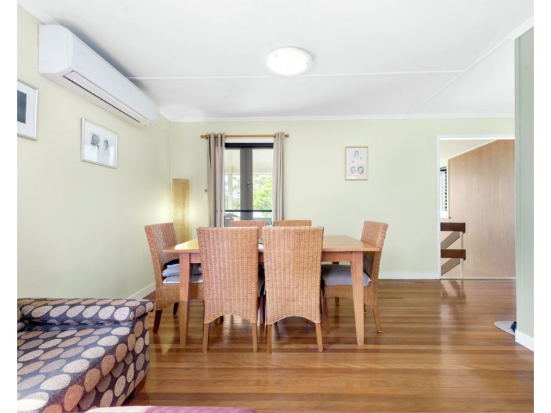 7 Tara Street, Stafford Heights QLD 4053