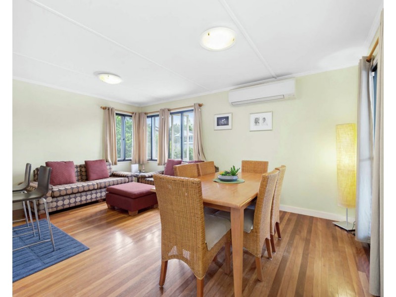 7 Tara Street, Stafford Heights QLD 4053