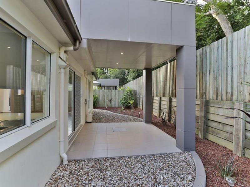 2/1 Barry Street, Mount Lofty QLD 4350